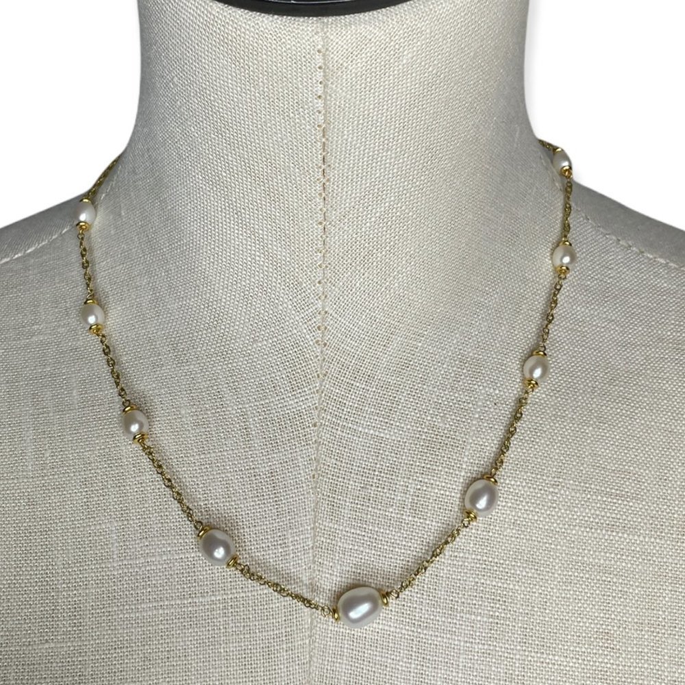 bronze H Italy Marked Necklace Gold Tone Pearl ? Dainty Neckline